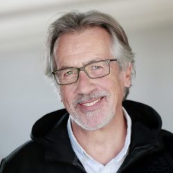 volker-schwarz_portrait_connectinglink-square